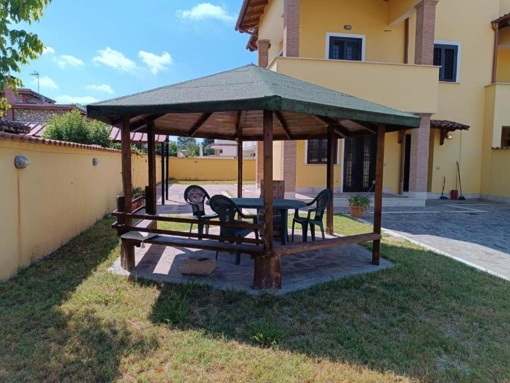 Come A Casa Ostia Antica Exterior photo